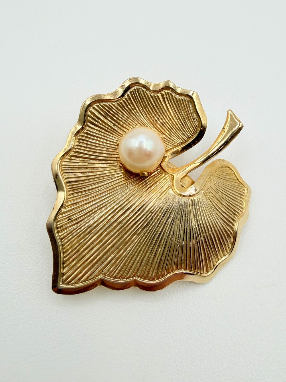 Vintage Gold Tone Ginkgo Leaf Pearl Brooch Pin